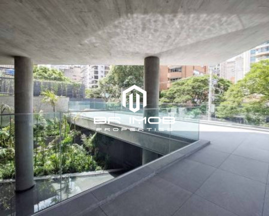 Imagem Imóvel com 4 Quartos à Venda, 715 m² em Itaim Bibi - São Paulo Imagem Imóvel com 4 Quartos à Venda, 715 m² em Itaim Bibi - São Paulo