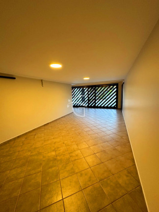 Imagem Casa com 3 Quartos à Venda, em Floresta - Joinville Imagem Casa com 3 Quartos à Venda, em Floresta - Joinville