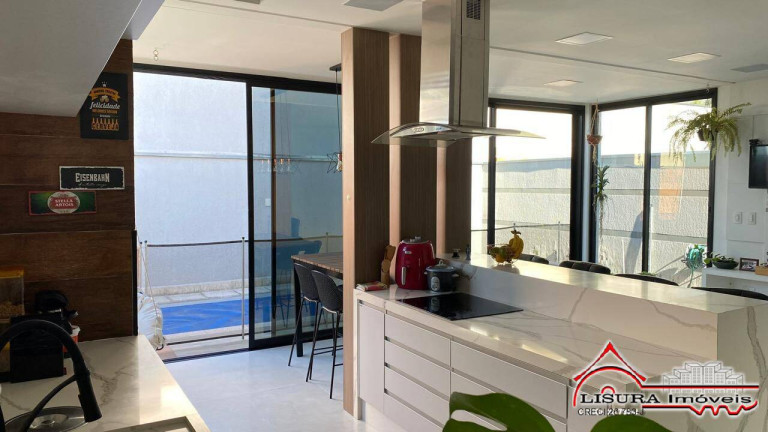 Imagem Casa de Condomínio com 3 Quartos à Venda, 270 m² em Condomínio Residencial Fogaça - Jacareí Imagem Casa de Condomínio com 3 Quartos à Venda, 270 m² em Condomínio Residencial Fogaça - Jacareí