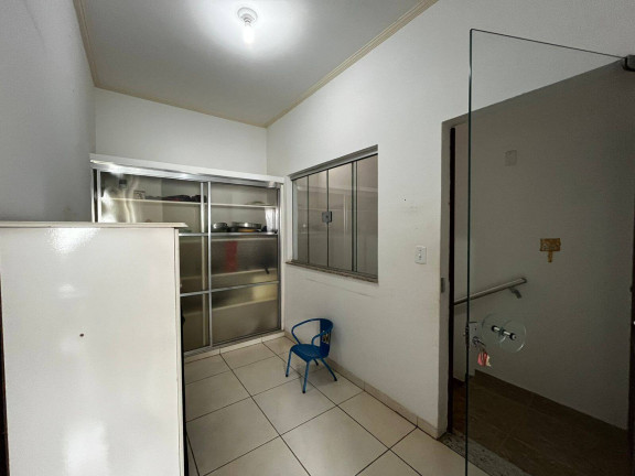 Imagem Casa com 4 Quartos à Venda, 242 m² em Centro - Botucatu