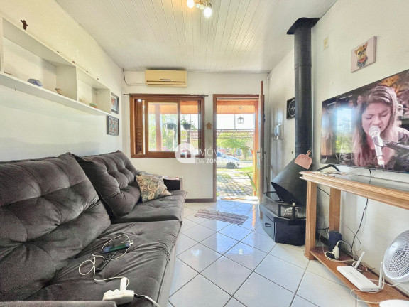 Imagem Casa com 2 Quartos à Venda, 41 m²