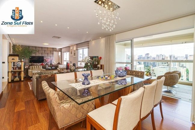 Apartamento com 3 Quartos à Venda, 210 m² em Vila Olímpia - São Paulo