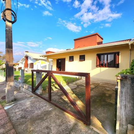 Imagem Casa com 3 Quartos à Venda, 80 m² em Ambrósio - Garopaba Imagem Casa com 3 Quartos à Venda, 80 m² em Ambrósio - Garopaba