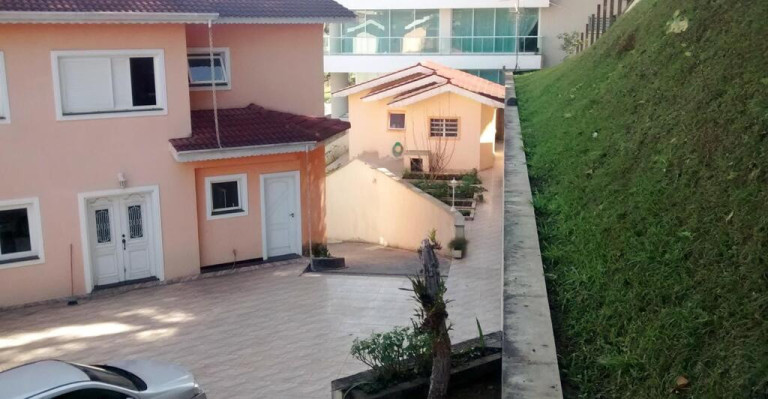 Imagem Sobrado com 5 Quartos à Venda, 570 m² em Caputera - Arujá