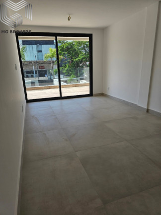 Imagem Casa com 6 Quartos à Venda, 380 m² em Barra Da Tijuca - Rio De Janeiro Imagem Casa com 6 Quartos à Venda, 380 m² em Barra Da Tijuca - Rio De Janeiro