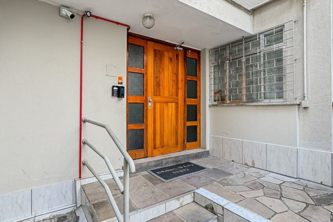 Imagem Imóvel com 1 Quarto à Venda, 43 m² em Vila Ipiranga - Porto Alegre Imagem Imóvel com 1 Quarto à Venda, 43 m² em Vila Ipiranga - Porto Alegre