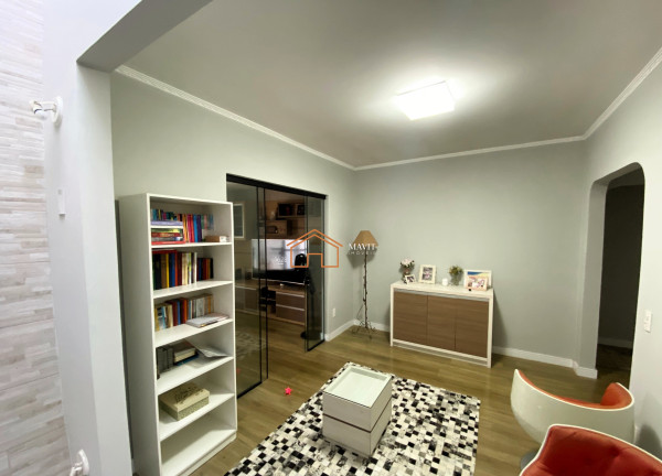Imagem Casa com 4 Quartos à Venda, 370 m² em Costa E Silva - Joinville Imagem Casa com 4 Quartos à Venda, 370 m² em Costa E Silva - Joinville