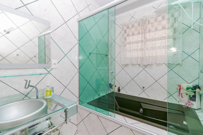 Imagem Casa com 3 Quartos à Venda, 140 m² em Guaíra - Curitiba Imagem Casa com 3 Quartos à Venda, 140 m² em Guaíra - Curitiba
