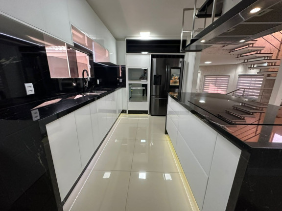 Imagem Casa com 3 Quartos à Venda, 206 m² em Pedra Branca - Palhoça Imagem Casa com 3 Quartos à Venda, 206 m² em Pedra Branca - Palhoça