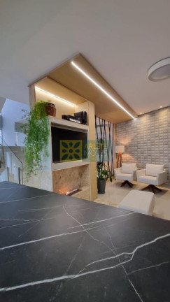 Imagem Casa com 4 Quartos à Venda, 513 m² em Centro - Bombinhas Imagem Casa com 4 Quartos à Venda, 513 m² em Centro - Bombinhas