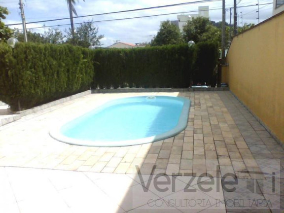 Imagem Casa com 4 Quartos para Temporada, 250 m² em Nações - Balneário Camboriú Imagem Casa com 4 Quartos para Temporada, 250 m² em Nações - Balneário Camboriú