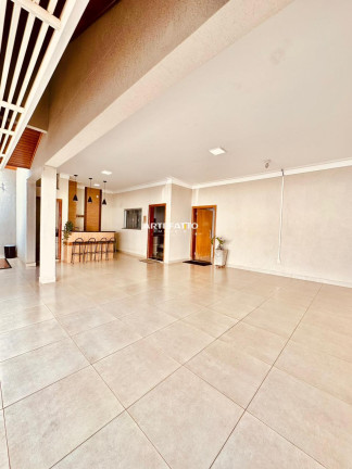 Imagem Casa com 3 Quartos à Venda, 200 m² Imagem Casa com 3 Quartos à Venda, 200 m²