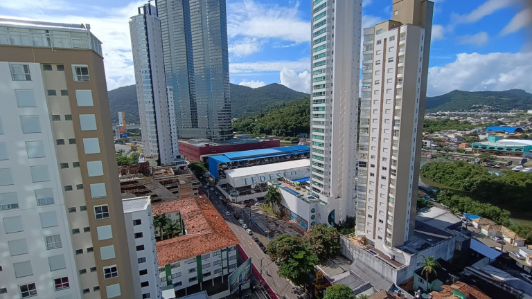 Imagem Apartamento com 4 Quartos à Venda, 218 m² em Barra Sul - Balneário Camboriú Imagem Apartamento com 4 Quartos à Venda, 218 m² em Barra Sul - Balneário Camboriú