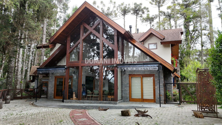 Imagem Casa com 3 Quartos à Venda, 264 m² em Região Do Alto Do Capivari - Campos Do Jordão Imagem Casa com 3 Quartos à Venda, 264 m² em Região Do Alto Do Capivari - Campos Do Jordão