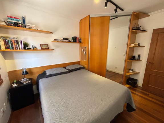 Imagem Imóvel com 4 Quartos à Venda, em Petrópolis - Porto Alegre Imagem Imóvel com 4 Quartos à Venda, em Petrópolis - Porto Alegre
