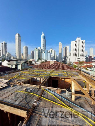 Imagem Casa com 3 Quartos à Venda, 180 m² em Centro - Balneário Camboriú Imagem Casa com 3 Quartos à Venda, 180 m² em Centro - Balneário Camboriú