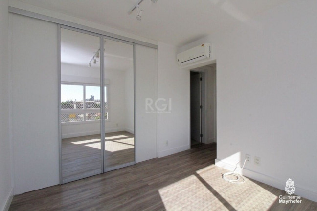 Imagem Imóvel com 4 Quartos à Venda, 159 m² em Menino Deus - Porto Alegre Imagem Imóvel com 4 Quartos à Venda, 159 m² em Menino Deus - Porto Alegre