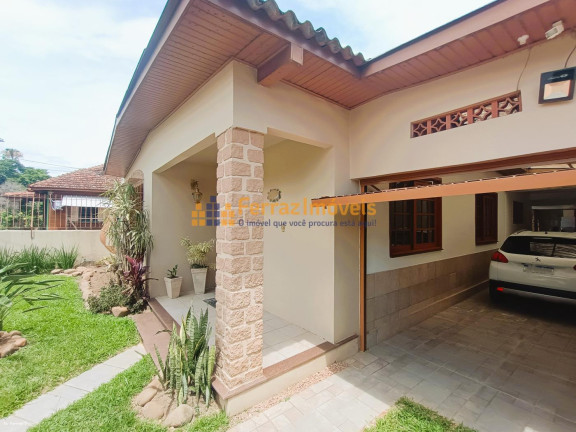 Imagem Casa com 4 Quartos à Venda, 474 m² em Ipanema - Porto Alegre Imagem Casa com 4 Quartos à Venda, 474 m² em Ipanema - Porto Alegre