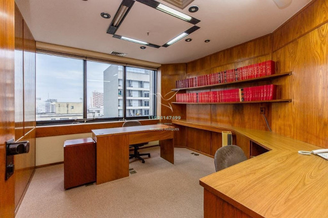 Sala Comercial à Venda, 256 m² em Centro - São Paulo