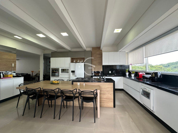 Imagem Imóvel com 3 Quartos à Venda, 168 m² em Anita Garibaldi - Joinville Imagem Imóvel com 3 Quartos à Venda, 168 m² em Anita Garibaldi - Joinville