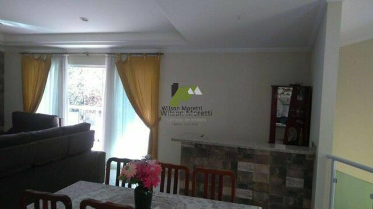 Imagem Casa com 3 Quartos à Venda, 240 m²