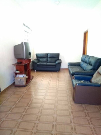 Imagem Casa com 3 Quartos à Venda, 200 m² em Vila São José - Taubaté