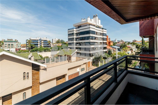 Imagem Imóvel com 4 Quartos à Venda, 396 m² em Jardim Lindóia - Porto Alegre Imagem Imóvel com 4 Quartos à Venda, 396 m² em Jardim Lindóia - Porto Alegre