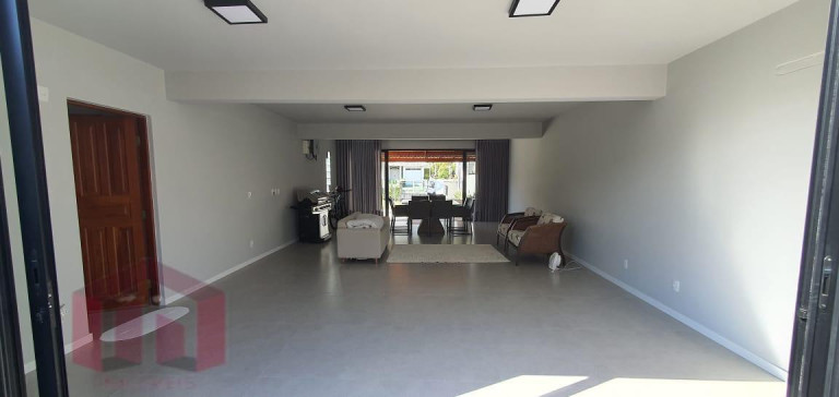 Imagem Imóvel com 3 Quartos à Venda, 270 m²
