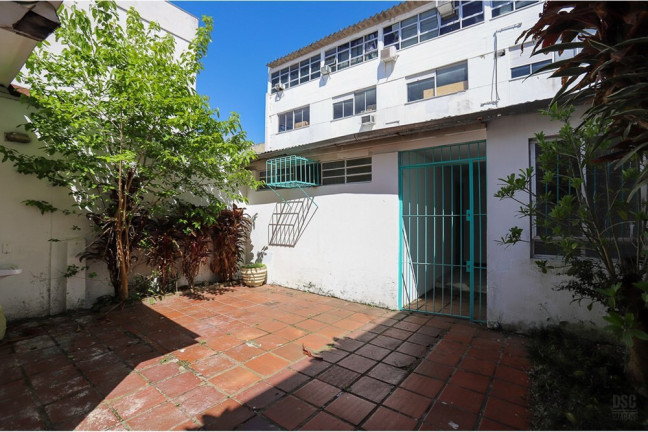 Imagem Casa com 5 Quartos à Venda, em Santana - Porto Alegre Imagem Casa com 5 Quartos à Venda, em Santana - Porto Alegre