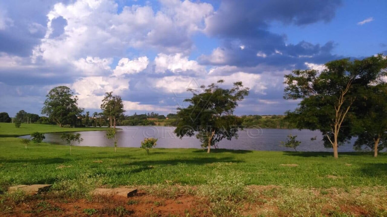 Imagem Terreno à Venda, 1.240 m² em Lagoa Bonita - Engenheiro Coelho Imagem Terreno à Venda, 1.240 m² em Lagoa Bonita - Engenheiro Coelho