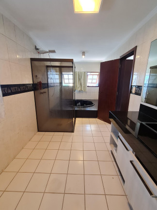 Imagem Casa com 4 Quartos à Venda, 252 m² em Centro - Balneário Camboriú Imagem Casa com 4 Quartos à Venda, 252 m² em Centro - Balneário Camboriú