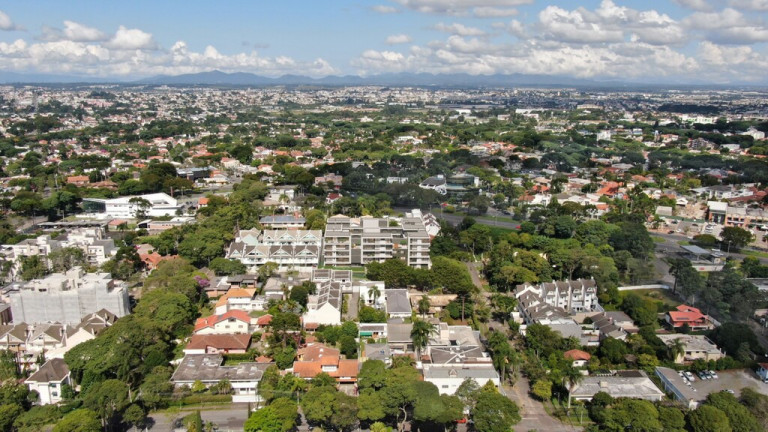 Imagem Cobertura com 3 Quartos à Venda, 220 m² em Hugo Lange - Curitiba