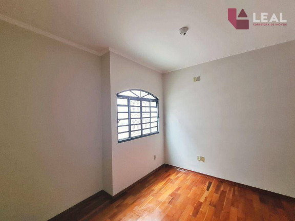 Imagem Casa com 3 Quartos à Venda, 250 m² em Esplanada - Pouso Alegre Imagem Casa com 3 Quartos à Venda, 250 m² em Esplanada - Pouso Alegre