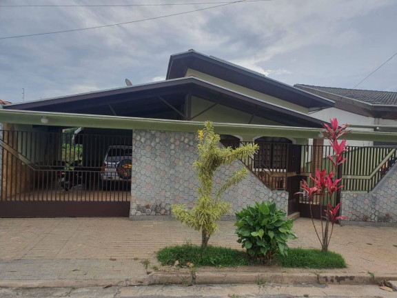 Casa com 4 Quartos à Venda, 310 m² em Taubaté