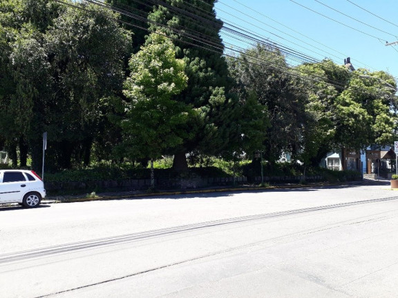 Imagem Terreno à Venda, 2.700 m² em Centro - Canela Imagem Terreno à Venda, 2.700 m² em Centro - Canela