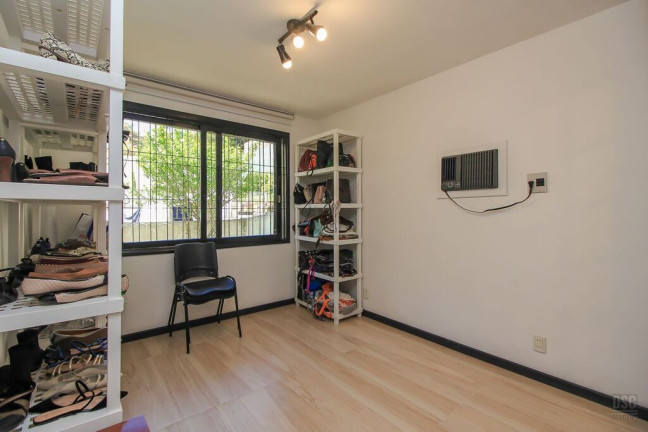 Imagem Casa com 3 Quartos à Venda, 246 m² em Ipanema - Porto Alegre Imagem Casa com 3 Quartos à Venda, 246 m² em Ipanema - Porto Alegre