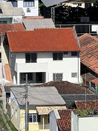 Imagem Casa com 4 Quartos à Venda, em Estreito - Florianópolis Imagem Casa com 4 Quartos à Venda, em Estreito - Florianópolis