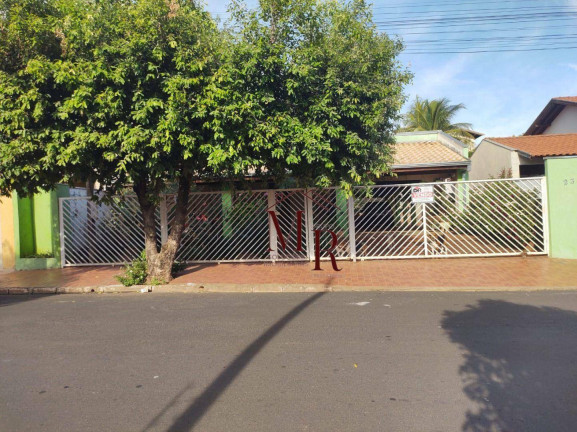 Casa com 3 Quartos à Venda, 166 m² em Centro - Valentim Gentil
