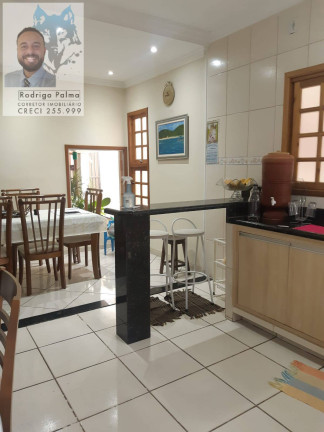 Sobrado com 3 Quartos à Venda,  em Residencial Santa Paula - Jacareí