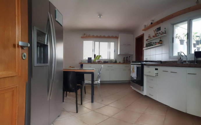 Imagem Casa de Condomínio com 4 Quartos à Venda, 380 m²