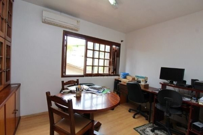 Imagem Casa com 3 Quartos à Venda, 223 m² em Tristeza - Porto Alegre Imagem Casa com 3 Quartos à Venda, 223 m² em Tristeza - Porto Alegre