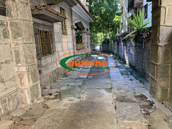Imagem Casa com 6 Quartos à Venda, 480 m² em Tijuca - Rio De Janeiro Imagem Casa com 6 Quartos à Venda, 480 m² em Tijuca - Rio De Janeiro