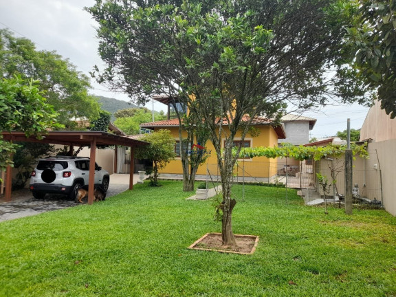 Imagem Sobrado com 3 Quartos à Venda, 450 m² em Muquem - Florianópolis