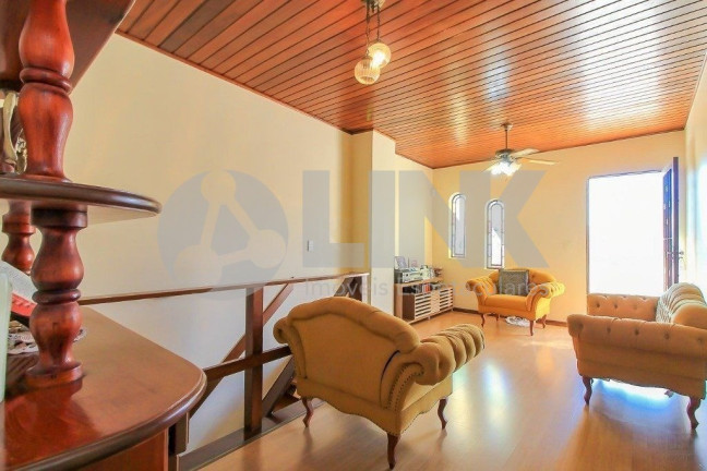 Imagem Casa com 5 Quartos à Venda, 192 m² em Passo Da Areia - Porto Alegre Imagem Casa com 5 Quartos à Venda, 192 m² em Passo Da Areia - Porto Alegre