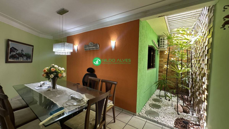 Imagem Casa com 3 Quartos à Venda, 261 m² Imagem Casa com 3 Quartos à Venda, 261 m²