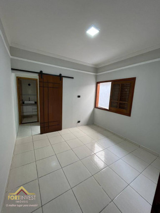Imagem Imóvel com 3 Quartos à Venda, 123 m² em Maracanã - Praia Grande Imagem Imóvel com 3 Quartos à Venda, 123 m² em Maracanã - Praia Grande