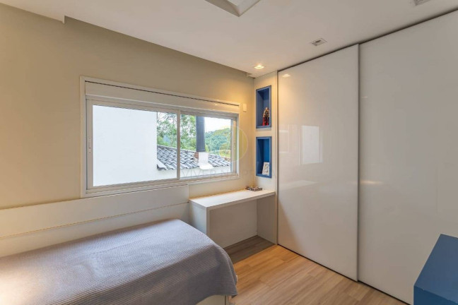 Imagem Casa com 3 Quartos à Venda, 380 m² em Camboriú Imagem Casa com 3 Quartos à Venda, 380 m² em Camboriú