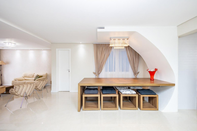Imagem Casa de Condomínio com 4 Quartos à Venda, 350 m² em Orleans - Curitiba Imagem Casa de Condomínio com 4 Quartos à Venda, 350 m² em Orleans - Curitiba