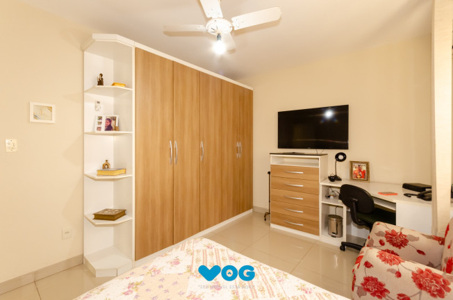 Imagem Casa com 3 Quartos à Venda, 230 m² em Petrópolis - Porto Alegre Imagem Casa com 3 Quartos à Venda, 230 m² em Petrópolis - Porto Alegre