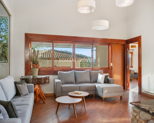 Imagem Casa com 4 Quartos à Venda, 910 m² em Região Do Parque Da água Santa - Campos Do Jordão